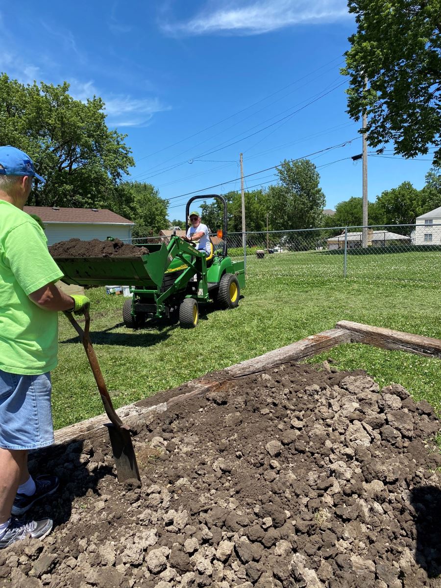 Creston Garden Frontloader