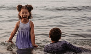 Children playing in the Mississippi River